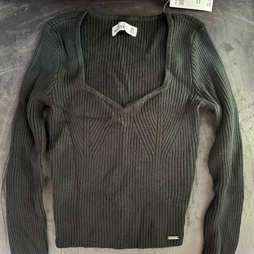 Hollister black ribbed fitted knit, size xs